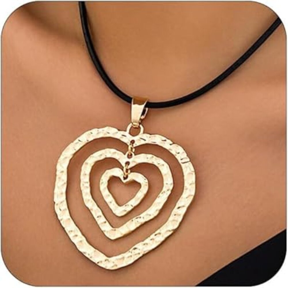Beautiful Large Heart Necklace Two Toned Hammered Look Y2K Choker Style